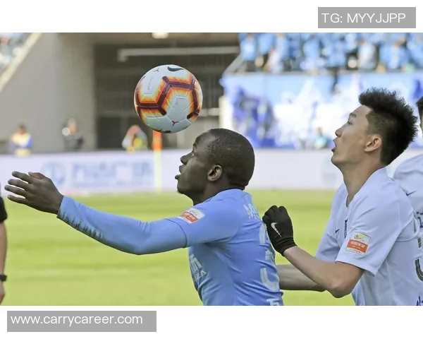 大连一方与深圳佳兆业2017赛季精彩对决回顾与分析