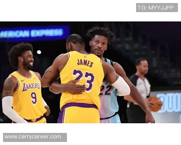 湖人热火总决赛第一节精彩对决回顾与分析